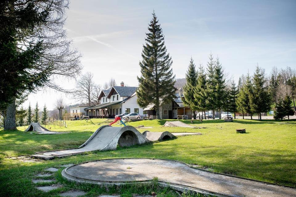 Bed and Breakfast Gostilna Lokve Экстерьер фото